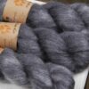 une-louve-dans-les-bois-2-laine-artisanal-teinte-main-superkidsilk-graphite une-louve-dans-les-bois-2-laine-artisanal-teinte-main-superkidsilk-graphite