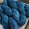 une-louve-dans-les-bois-2-laine-artisanal-teinte-main-suri-alpaga-dans-les-profondeurs une-louve-dans-les-bois-2-laine-artisanal-teinte-main-suri-alpaga-dans-les-profondeurs