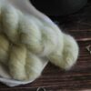 une-louve-dans-les-bois-2-laine-artisanal-teinte-main-suri-alpaga-minty une-louve-dans-les-bois-2-laine-artisanal-teinte-main-suri-alpaga-minty