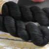 une-louve-dans-les-bois-2-merino-artisanal-teinte-main-DK-clair-obscur une-louve-dans-les-bois-2-merino-artisanal-teinte-main-DK-clair-obscur