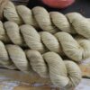 une-louve-dans-les-bois-2-merino-artisanal-teinte-main-DK-latte