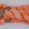 une-louve-dans-les-bois-2-merino-artisanal-teinte-main-fine-sock-marmelade-d-agrumes