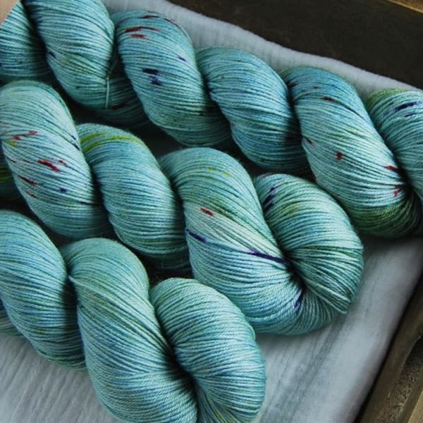 une-louve-dans-les-bois-2-merino-artisanal-teinte-main-fine-sock-sirenes