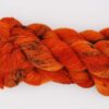 une-louve-dans-les-bois-2-merino-artisanal-teinte-main-single-au-coin-du-feu une-louve-dans-les-bois-2-merino-artisanal-teinte-main-single-au-coin-du-feu
