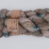 une-louve-dans-les-bois-2-merino-artisanal-teinte-main-single-en-amoureux-sur-la-plage