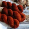 une-louve-dans-les-bois-2-merino-artisanal-teinte-main-twist-sock-fall une-louve-dans-les-bois-2-merino-artisanal-teinte-main-twist-sock-fall