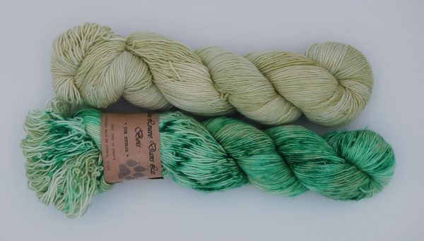 une-louve-dans-les-bois-2bis-laine-artisanal-teinte-main-single-solene-knits