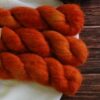 une-louve-dans-les-bois-3-laine-artisanal-teinte-main-suri-alpaga-fall une-louve-dans-les-bois-3-laine-artisanal-teinte-main-suri-alpaga-fall