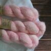 une-louve-dans-les-bois-3-laine-artisanal-teinte-main-suri-alpaga-little-lady une-louve-dans-les-bois-3-laine-artisanal-teinte-main-suri-alpaga-little-lady