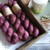 une-louve-dans-les-bois-3-merino-artisanal-teinte-main-single-blueberry-sorbet une-louve-dans-les-bois-3-merino-artisanal-teinte-main-single-blueberry-sorbet