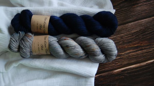 une-louve-dans-les-bois-3-merino-artisanal-teinte-main-twist-sock-epaves-en-mer-d-iroise-sailors-and-fishermen