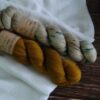 une-louve-dans-les-bois-3-merino-artisanal-teinte-main-twist-sock-ruee-vers-l-or-en-amoureux-sur-la-plage une-louve-dans-les-bois-3-merino-artisanal-teinte-main-twist-sock-ruee-vers-l-or-en-amoureux-sur-la-plage