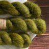 une-louve-dans-les-bois-4-laine-artisanal-teinte-main-suri-alpaga-foret-noire