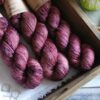 une-louve-dans-les-bois-4-merino-artisanal-teinte-main-single-blueberry-sorbet BLUEBERRY SORBET