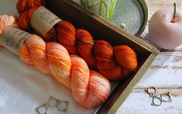 une-louve-dans-les-bois-8-laine-artisanal-teinte-main-single-solene-knits