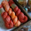 une-louve-dans-les-bois-kit-millesime-laine-artisanale-teinte-main-france-single-twist-fine-palais-des-vents-marmelade-d-agrumes une-louve-dans-les-bois-kit-millesime-laine-artisanale-teinte-main-france-single-twist-fine-palais-des-vents-marmelade-d-agrumes