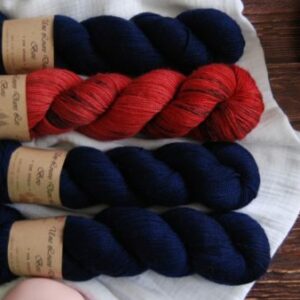 une-louve-dans-les-bois-kit-popeye-laine-artisanale-teinte-main-france-single-twist-fine-marin-pompier une-louve-dans-les-bois-kit-popeye-laine-artisanale-teinte-main-france-single-twist-fine-marin-pompier