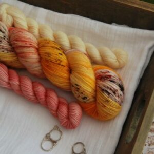une_louve_dans_les_bois_collection_chaussettes_twist_sock_waiting_for_summer_1 une_louve_dans_les_bois_collection_chaussettes_twist_sock_waiting_for_summer_1
